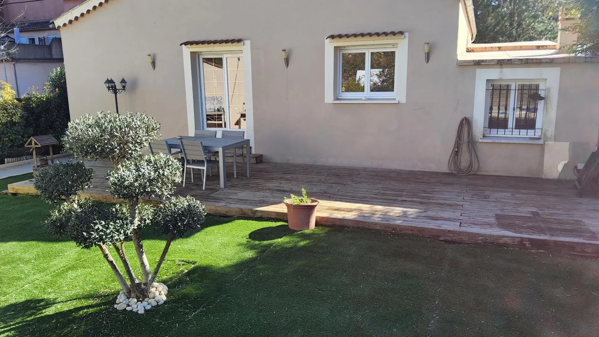 Villa Avec Piscine Privative contacts